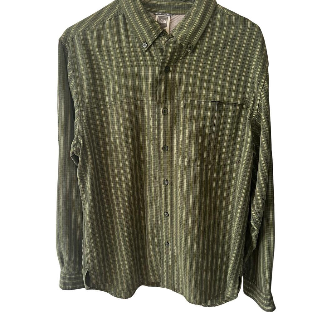 The North Face Men's Button Down Green Plaid Shirt Size Medium Zipper Pocket